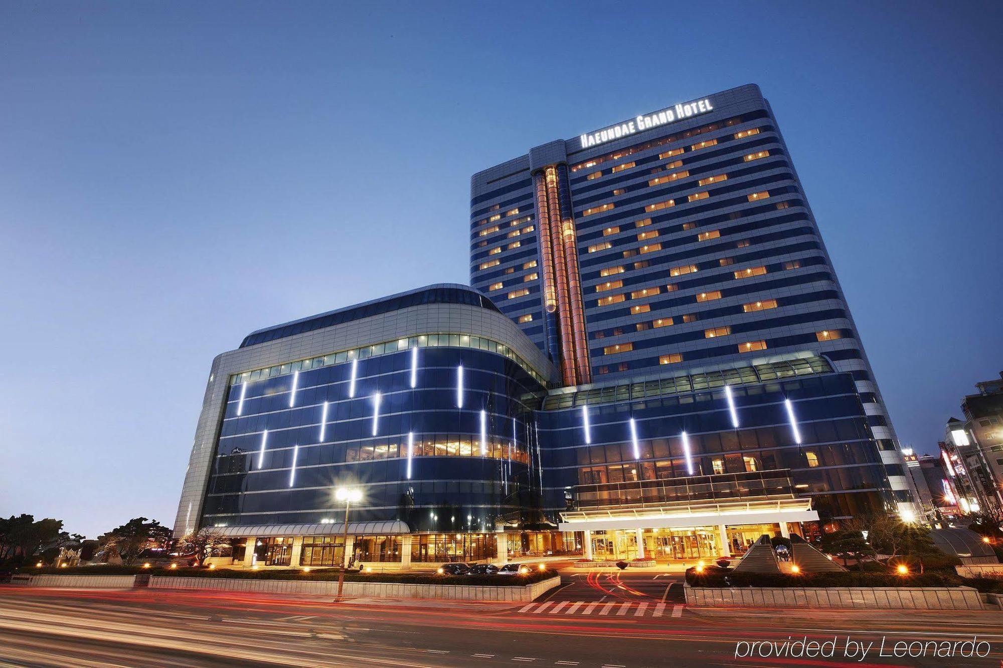 Haeundae Grand Hotel Busan Extérieur photo The hotel in 2012