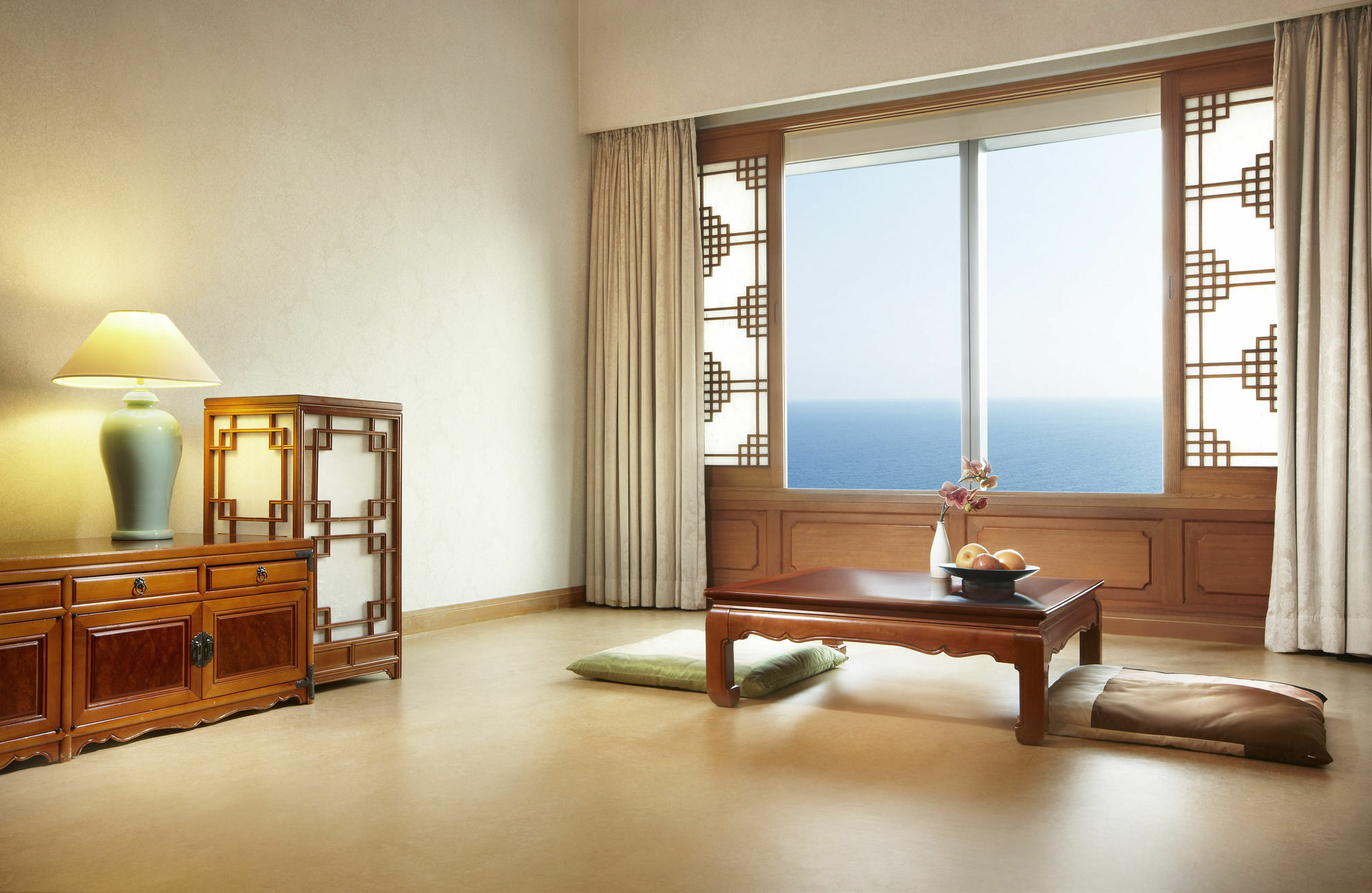 Haeundae Grand Hotel Busan Extérieur photo A traditional Korean room