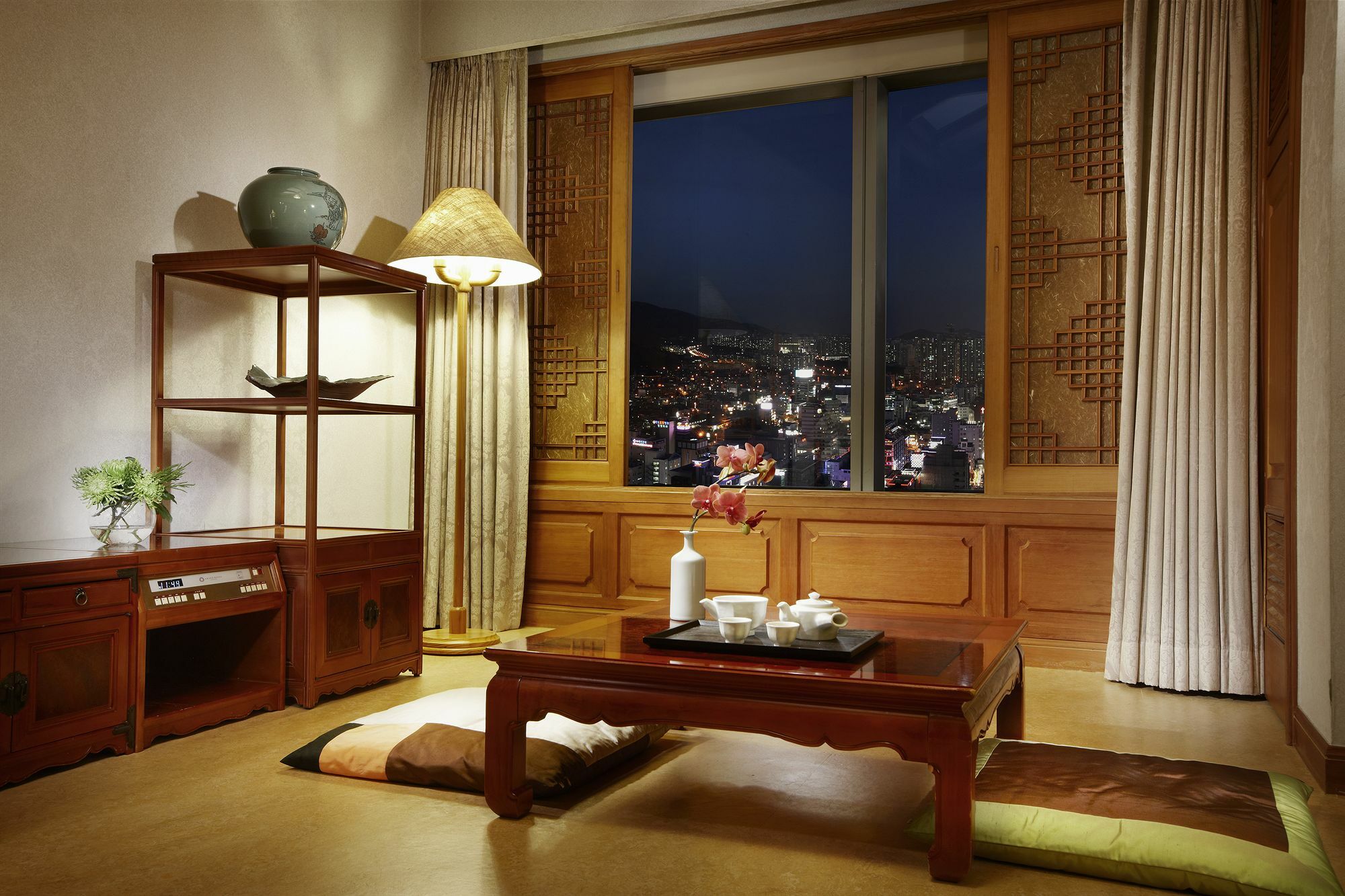 Haeundae Grand Hotel Busan Extérieur photo A traditional Korean room